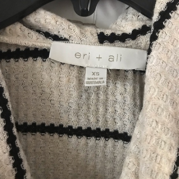 Last Chance⚡️Eri + Ali Anthropologie Ludington top - Picture 4 of 7